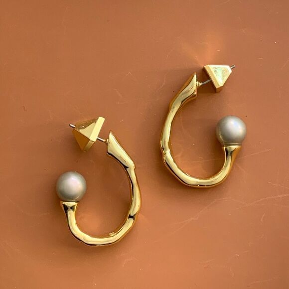 Alexis Bittar Pearl Capped Twisted Gold Molten Metal Open Hoop Post Earrings - Picture 4 of 9